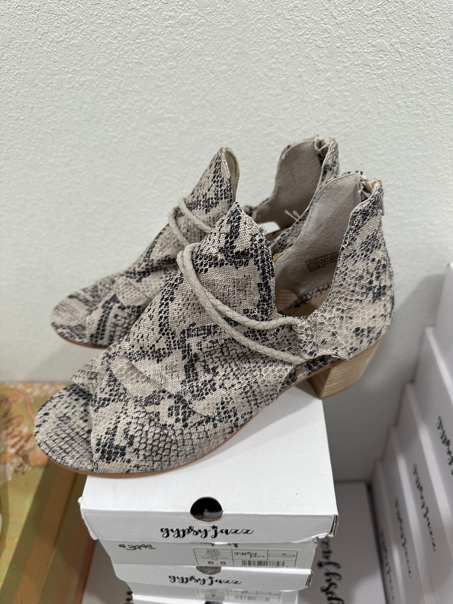 Very G Sillian Cream Booties - CLOSEOUT