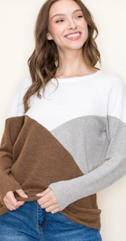 Round neck long sleeve knit top
