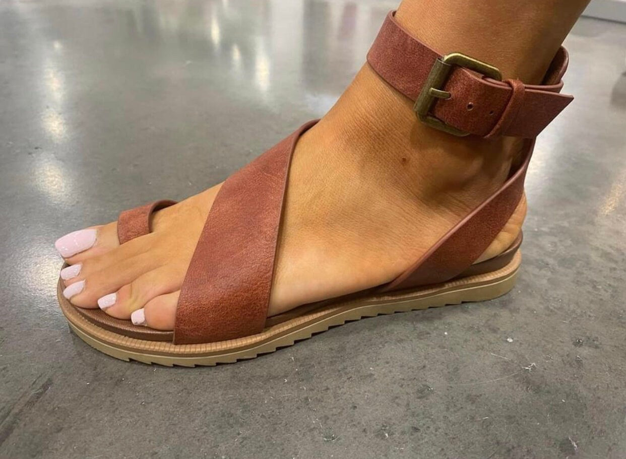 Very G Steffy Leather Sandals