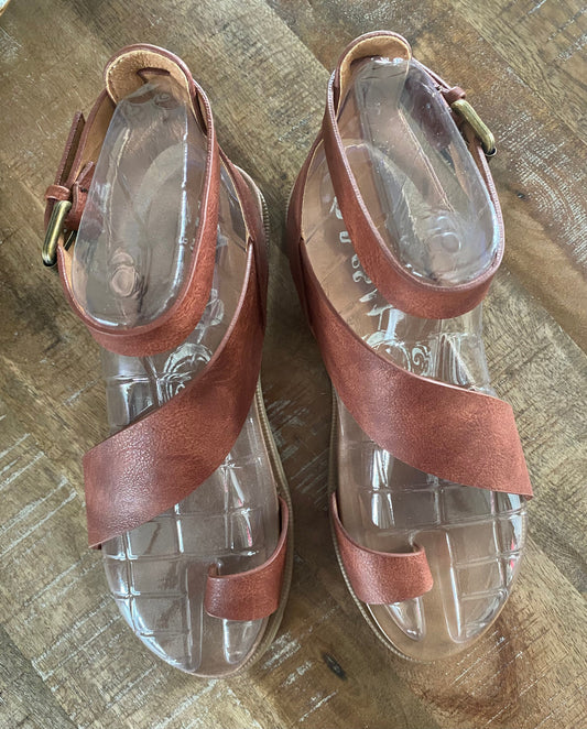 Very G Steffy Leather Sandals